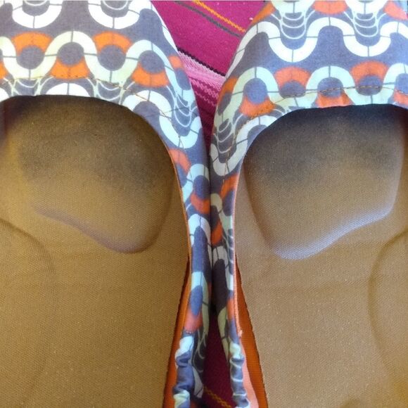 THANDO'S Orange, Green & White Squiggle Cotton Foldable Ballerina Flats 9 - Picture 5 of 13